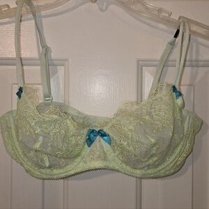 Victoria's Secret: Very Sexy Lace Unlined Demi Bra In Minty Green.  Size 34C.